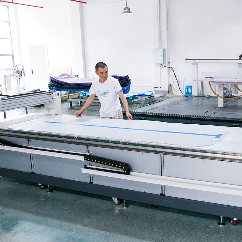 pvc fabric cutting machine operator