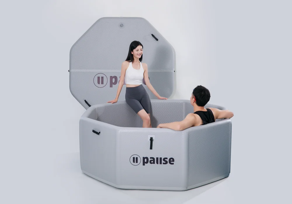 Large Ice Bath Tub with Models